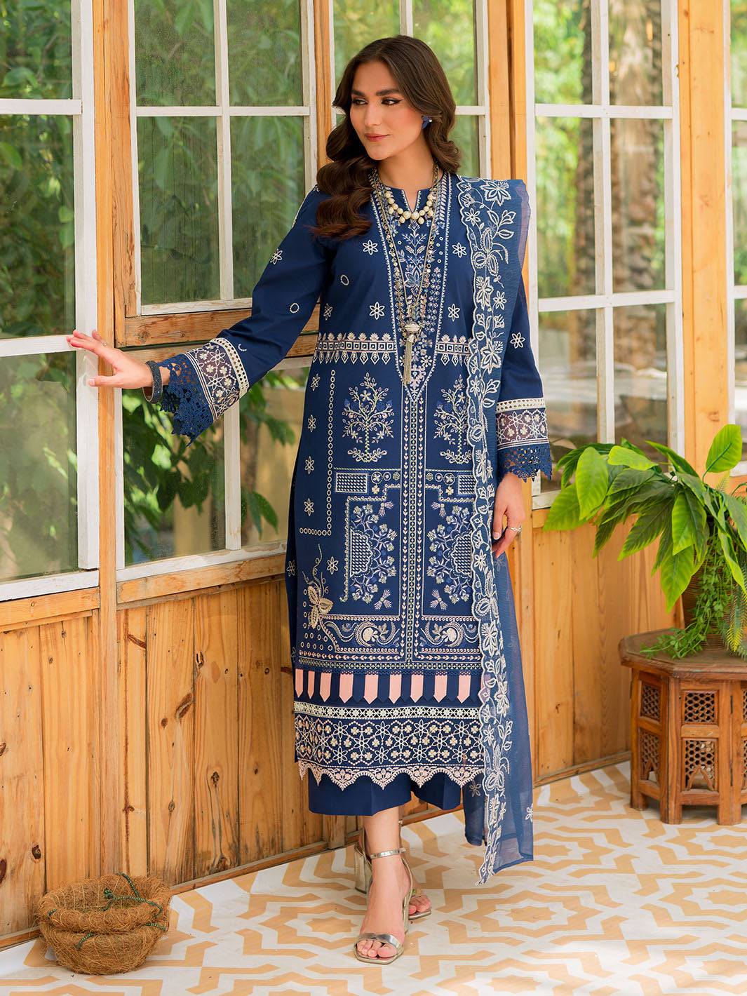 Mahnur | Bella Lawn 24 | BL - 02 - Pakistani Designer Dress - by Mahnur | Type: Luxury - 100% Original at Saira Sultan