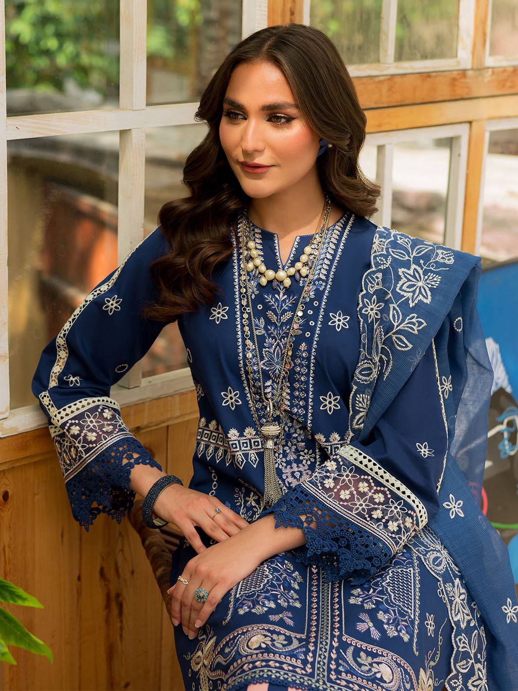Mahnur | Bella Lawn 24 | BL - 02 - Pakistani Designer Dress - by Mahnur | Type: Luxury - 100% Original at Saira Sultan