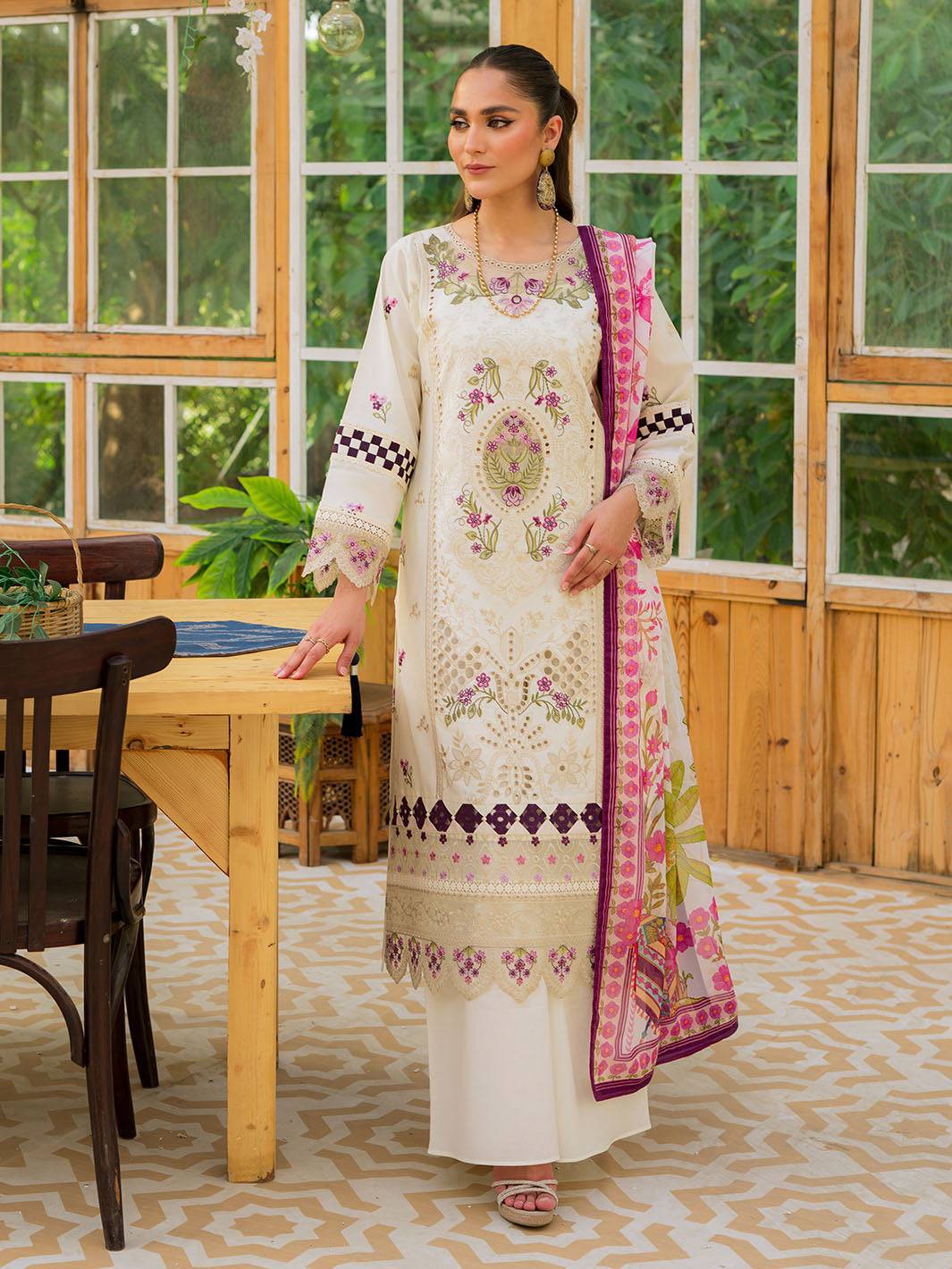 Mahnur | Bella Lawn 24 | BL - 04 - Pakistani Designer Dress - by Mahnur | Type: Luxury - 100% Original at Saira Sultan