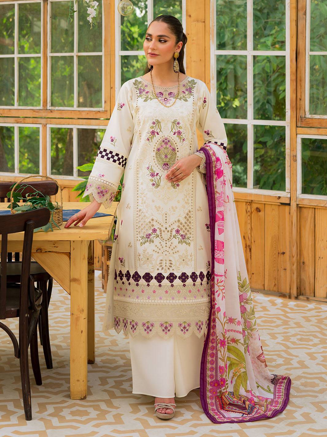 Mahnur | Bella Lawn 24 | BL - 04 - Pakistani Designer Dress - by Mahnur | Type: Luxury - 100% Original at Saira Sultan