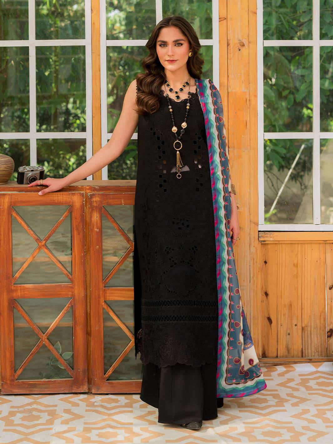 Mahnur | Bella Lawn 24 | BL - 07 - Pakistani Designer Dress - by Mahnur | Type: Luxury - 100% Original at Saira Sultan