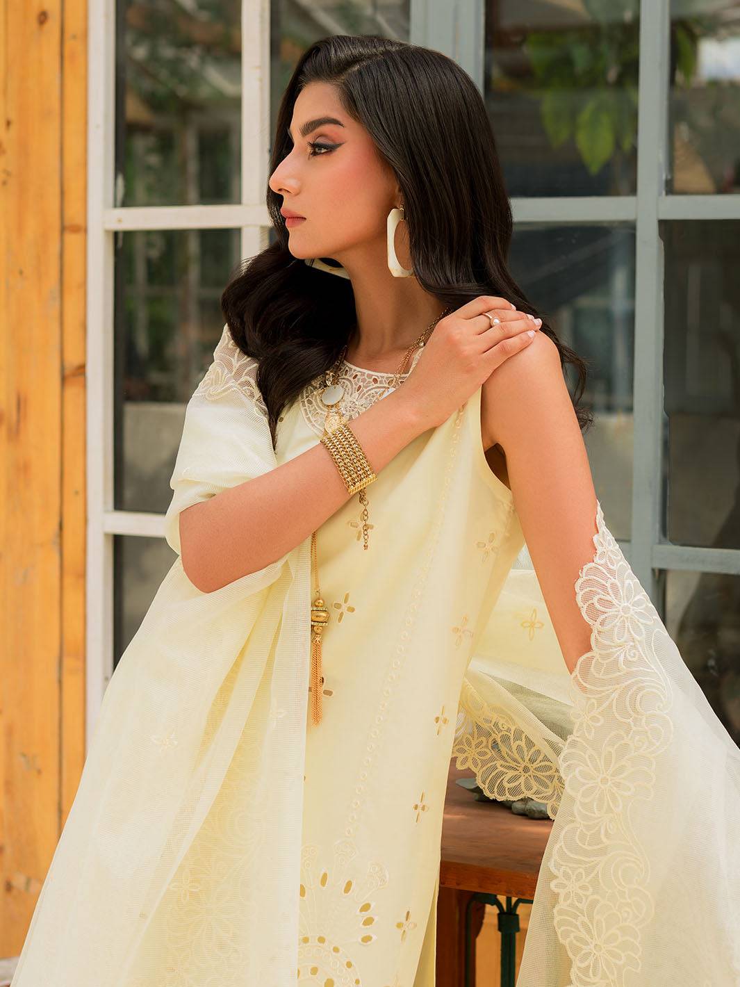 Mahnur | Bella Lawn 24 | BL - 09 - Pakistani Designer Dress - by Mahnur | Type: Luxury - 100% Original at Saira Sultan