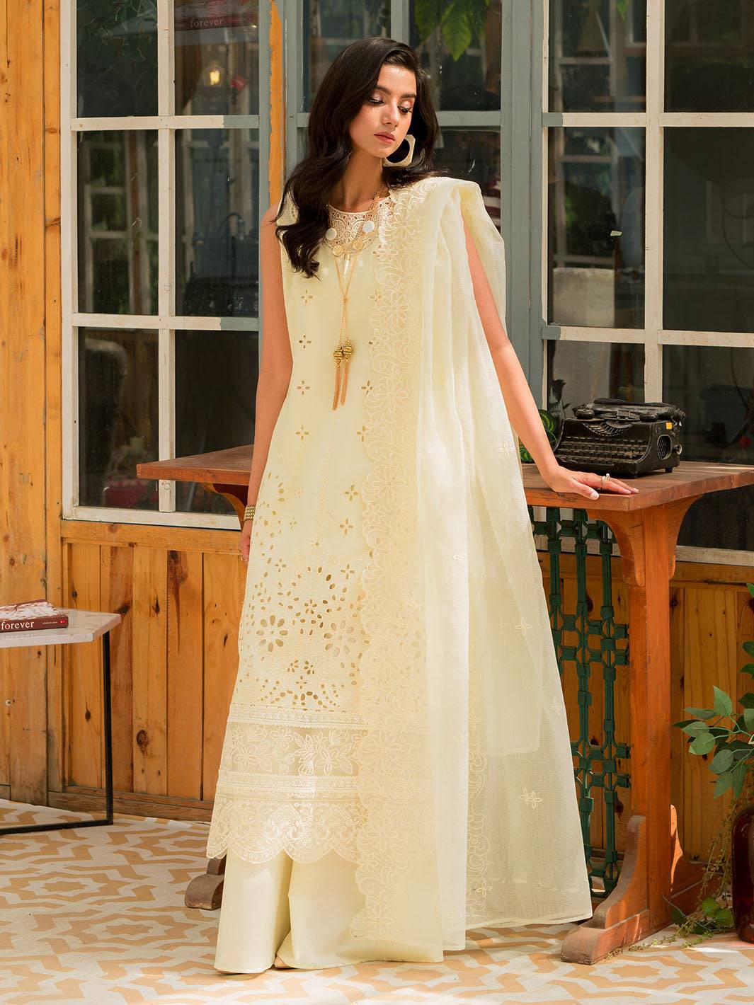 Mahnur | Bella Lawn 24 | BL - 09 - Pakistani Designer Dress - by Mahnur | Type: Luxury - 100% Original at Saira Sultan