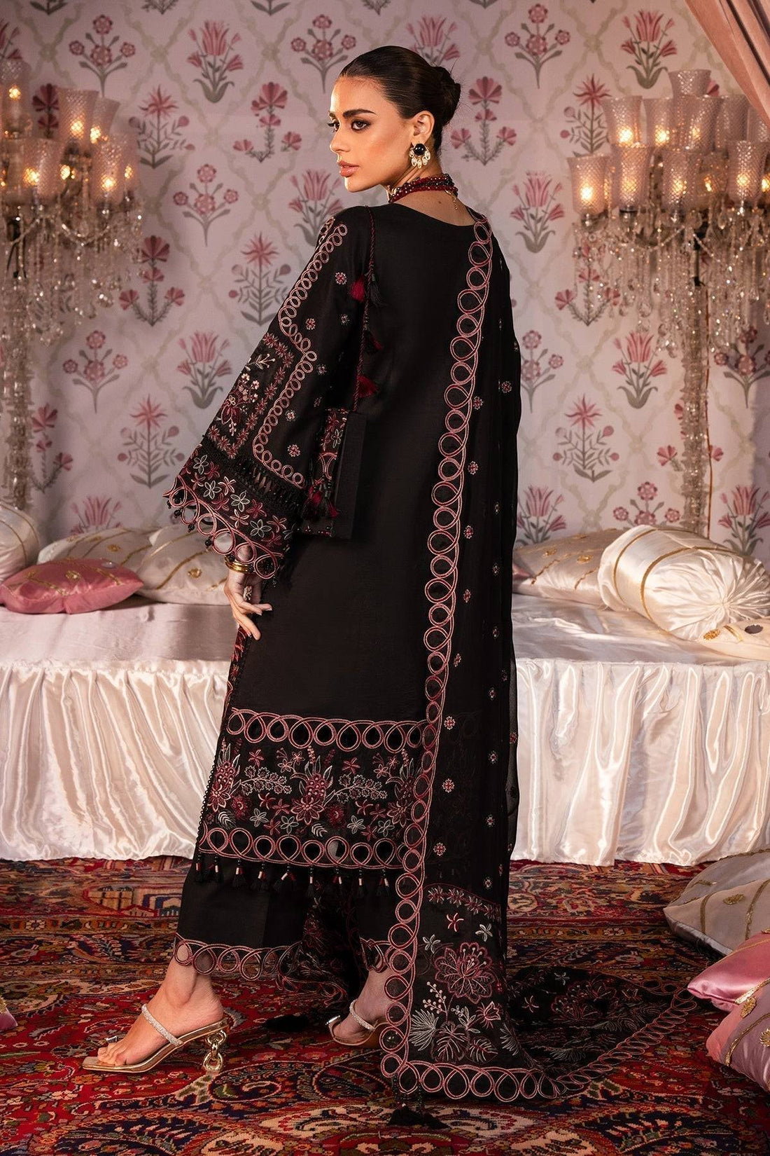 Alizeh | Rawayat Luxury Lawn 24 | Gulshan - Pakistani Designer Dress - by Alizeh | Type: Luxury - 100% Original at Saira Sultan