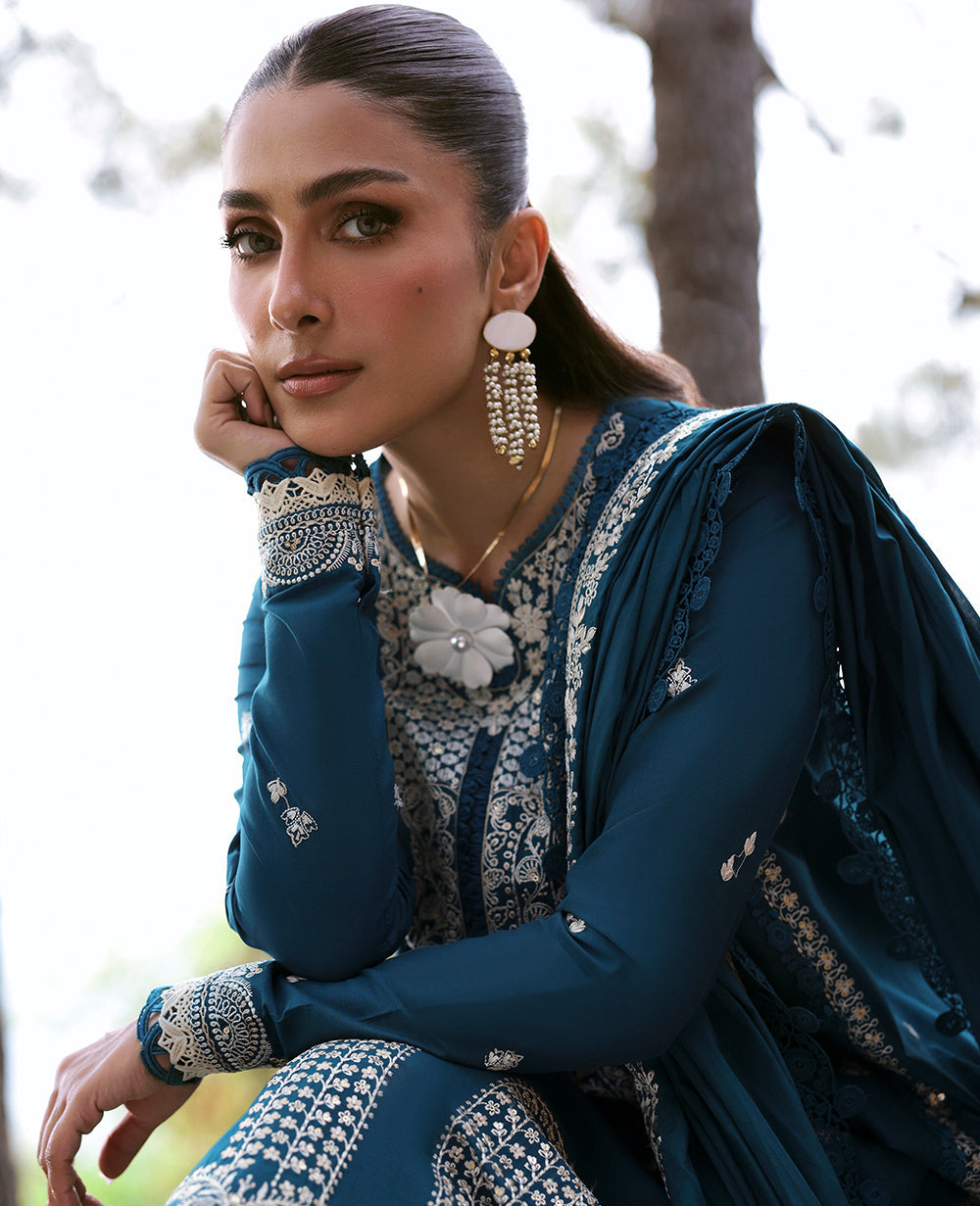 Republic Womenswear | Talia Luxury Lawn 25 | D6-B - Naya L Teal Blue Lawn