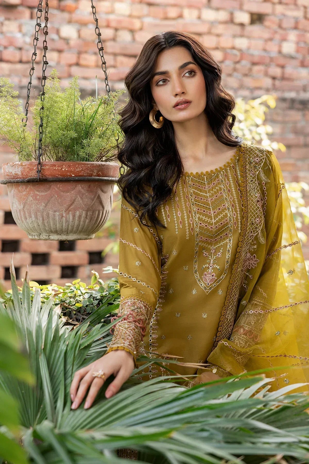 Farasha | Bahaar Embroidered Lawn | Summer Bloom -  Farasha Luxury -  Saira Sultan