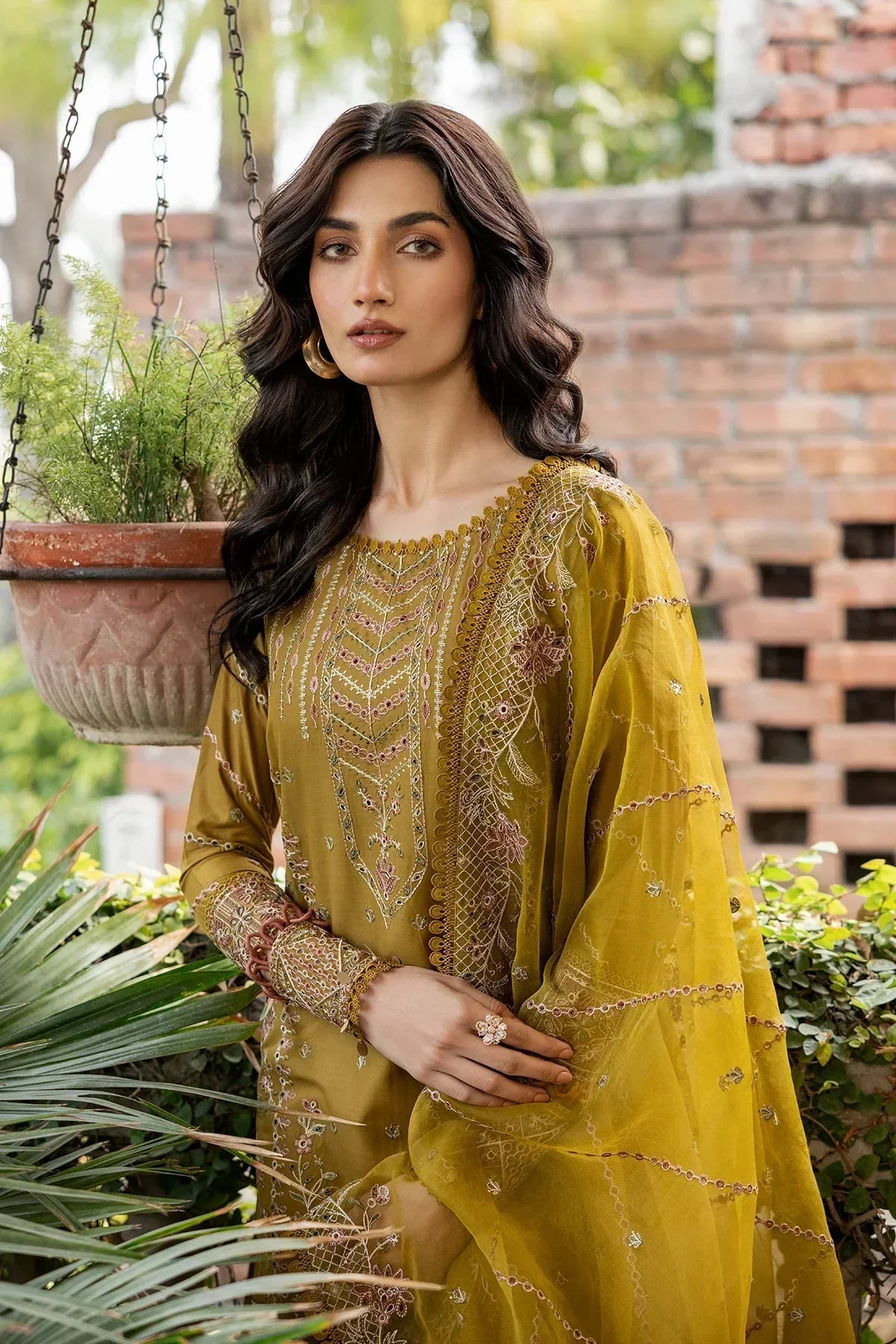 Farasha | Bahaar Embroidered Lawn | Summer Bloom -  Farasha Luxury -  Saira Sultan