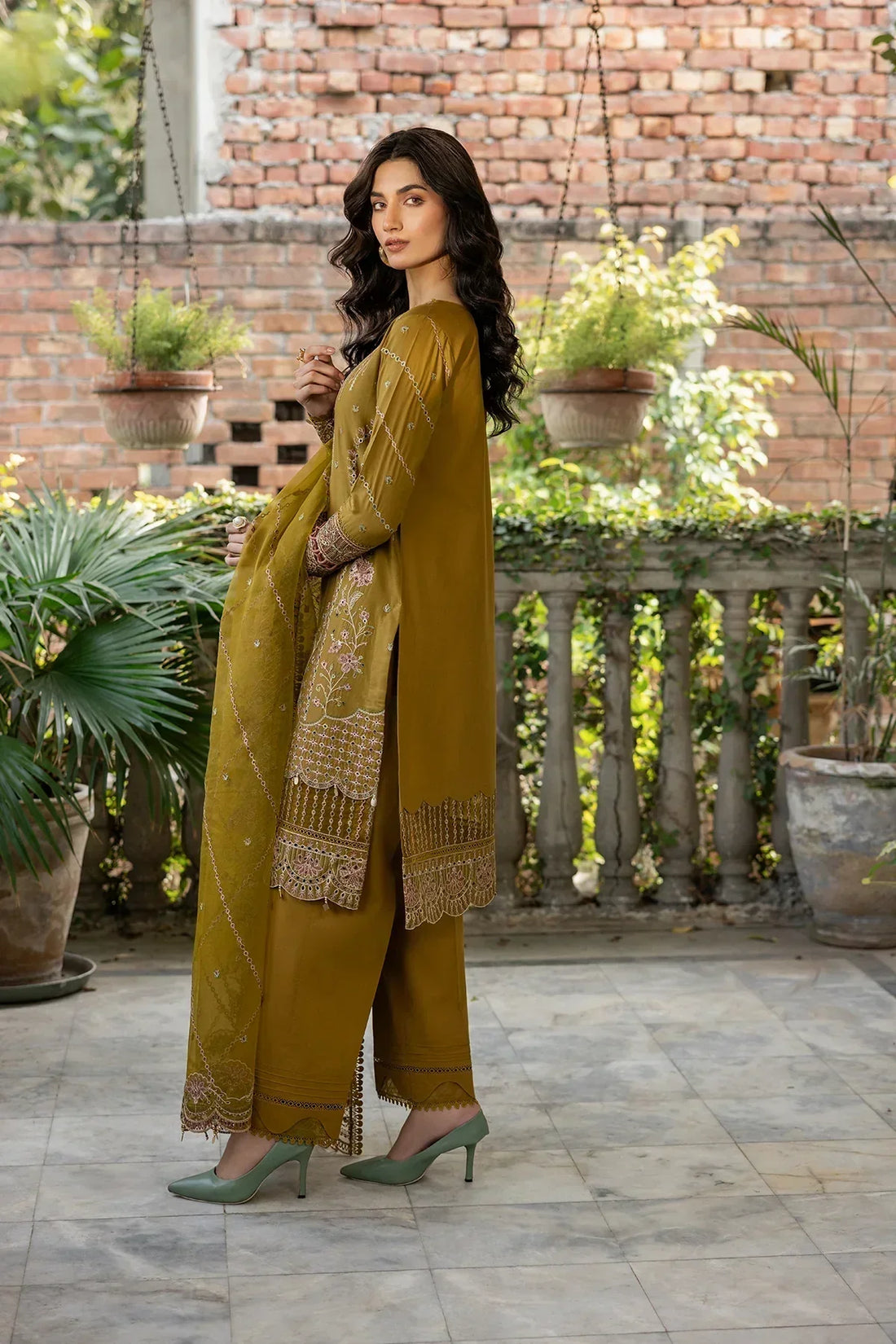 Farasha | Bahaar Embroidered Lawn | Summer Bloom -  Farasha Luxury -  Saira Sultan