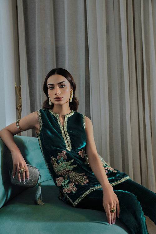 Saira Rizwan | Riona Luxury Formals | Simone - Pakistani Designer Dress - by Saira Rizwan | Type: Formal - 100% Original at Saira Sultan