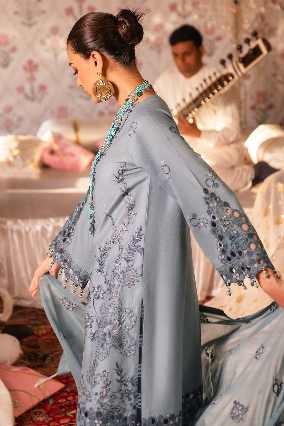 Alizeh | Rawayat Luxury Lawn 24 | Sahiba - Pakistani Designer Dress - by Alizeh | Type: Luxury - 100% Original at Saira Sultan