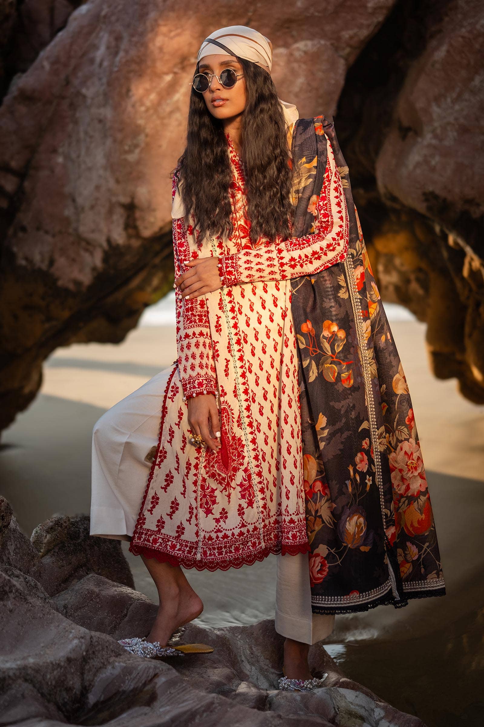Sana Safinaz | Mahay Spring 24 | H241-006B-2BS - Pakistani Designer Dress - by Sana Safinaz | Type: Luxury - 100% Original at Saira Sultan