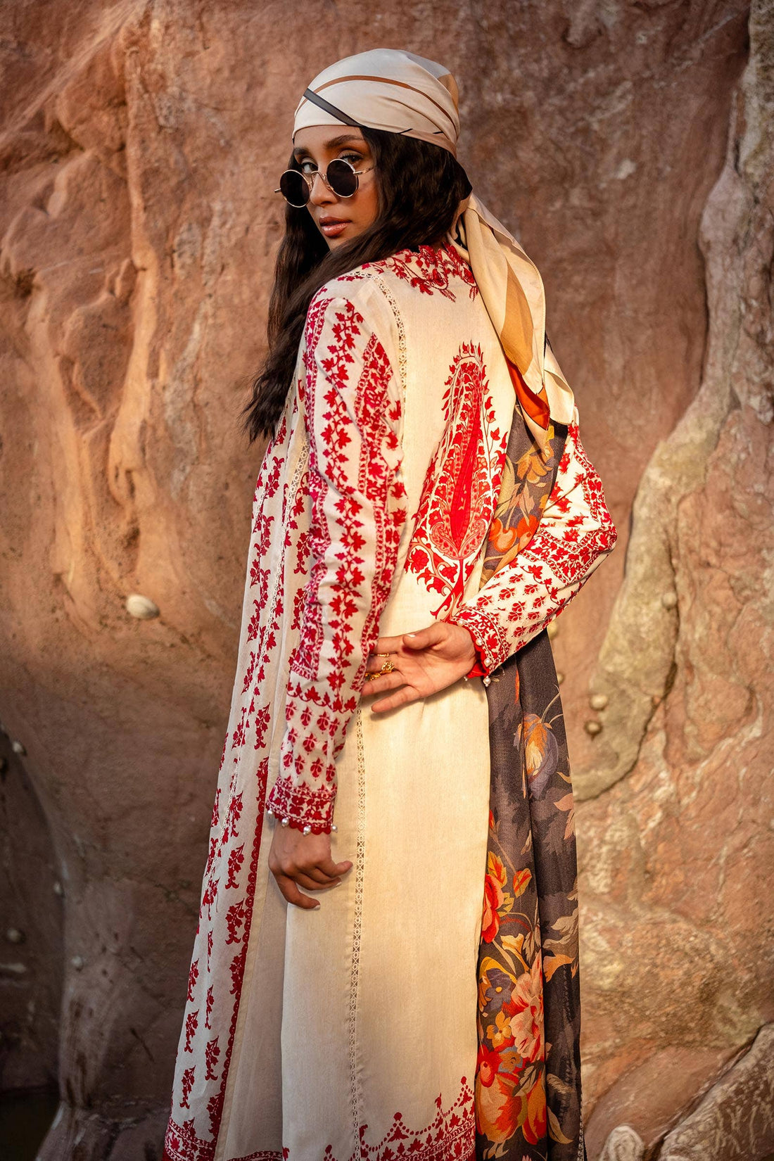 Sana Safinaz | Mahay Spring 24 | H241-006B-2BS - Pakistani Designer Dress - by Sana Safinaz | Type: Luxury - 100% Original at Saira Sultan