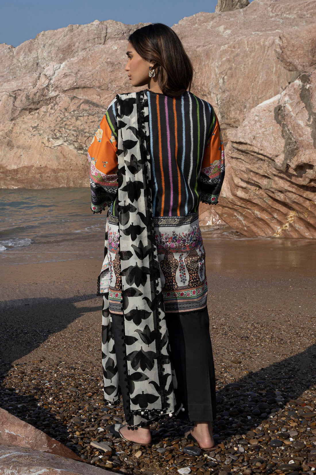 Sana Safinaz | Mahay Spring 24 | H241-027B-2I - Pakistani Designer Dress - by Sana Safinaz | Type: Luxury - 100% Original at Saira Sultan