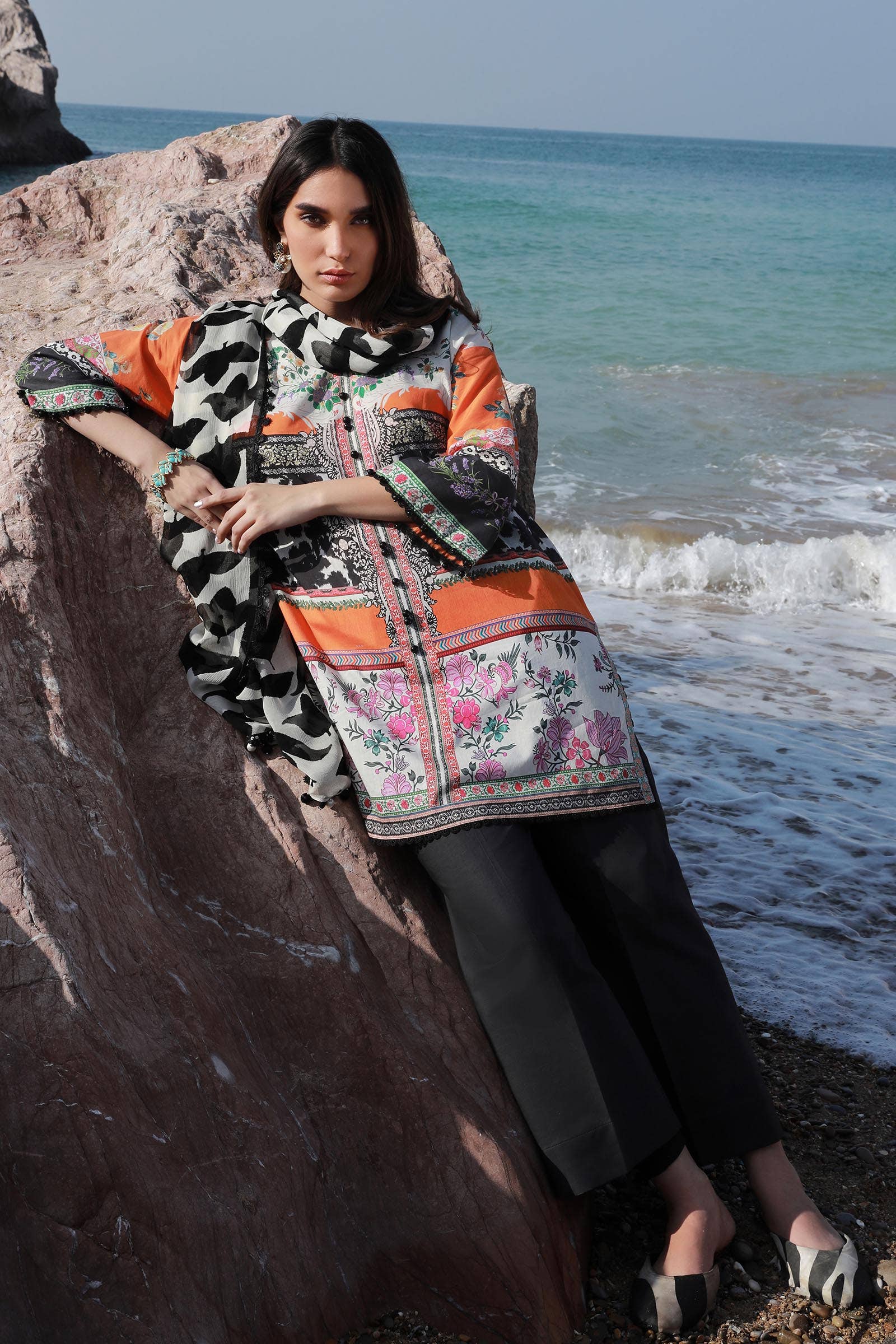 Sana Safinaz | Mahay Spring 24 | H241-027B-2I - Pakistani Designer Dress - by Sana Safinaz | Type: Luxury - 100% Original at Saira Sultan