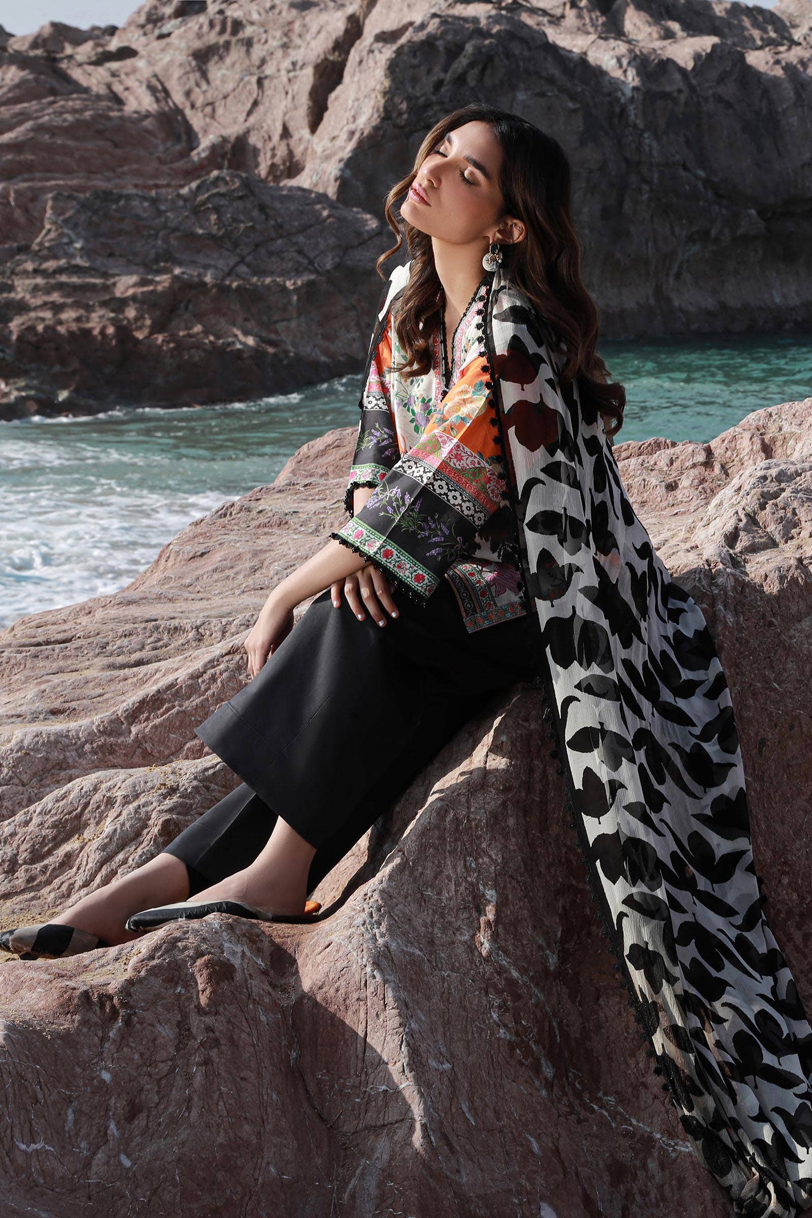 Sana Safinaz | Mahay Spring 24 | H241-027B-2I - Pakistani Designer Dress - by Sana Safinaz | Type: Luxury - 100% Original at Saira Sultan