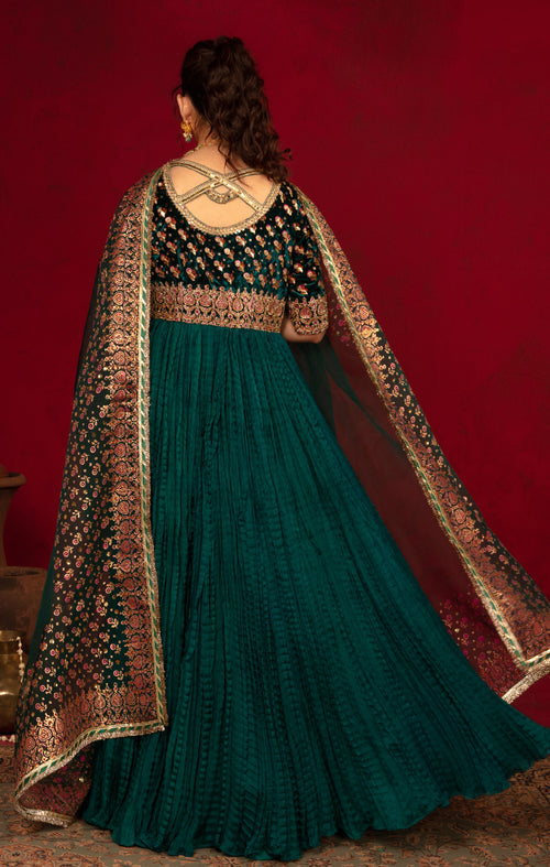 Maya | Raazi Velvet 24 | DILAAB XS Teal Green Velvet