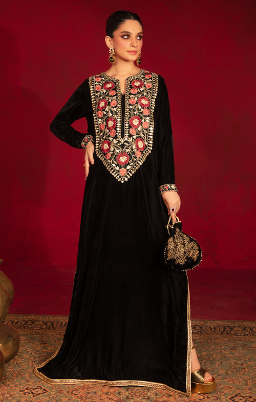 Maya | Raazi Velvet 24 | ZEEST XS Black Velvet