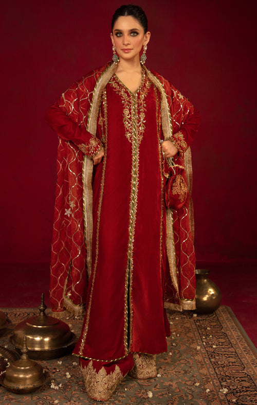Maya | Raazi Velvet 24 | IMROZ XL Maroon Velvet