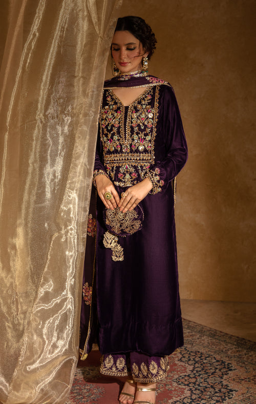 Maya | Raazi Velvet 24 | IBAARAT M Deep Purple Velvet