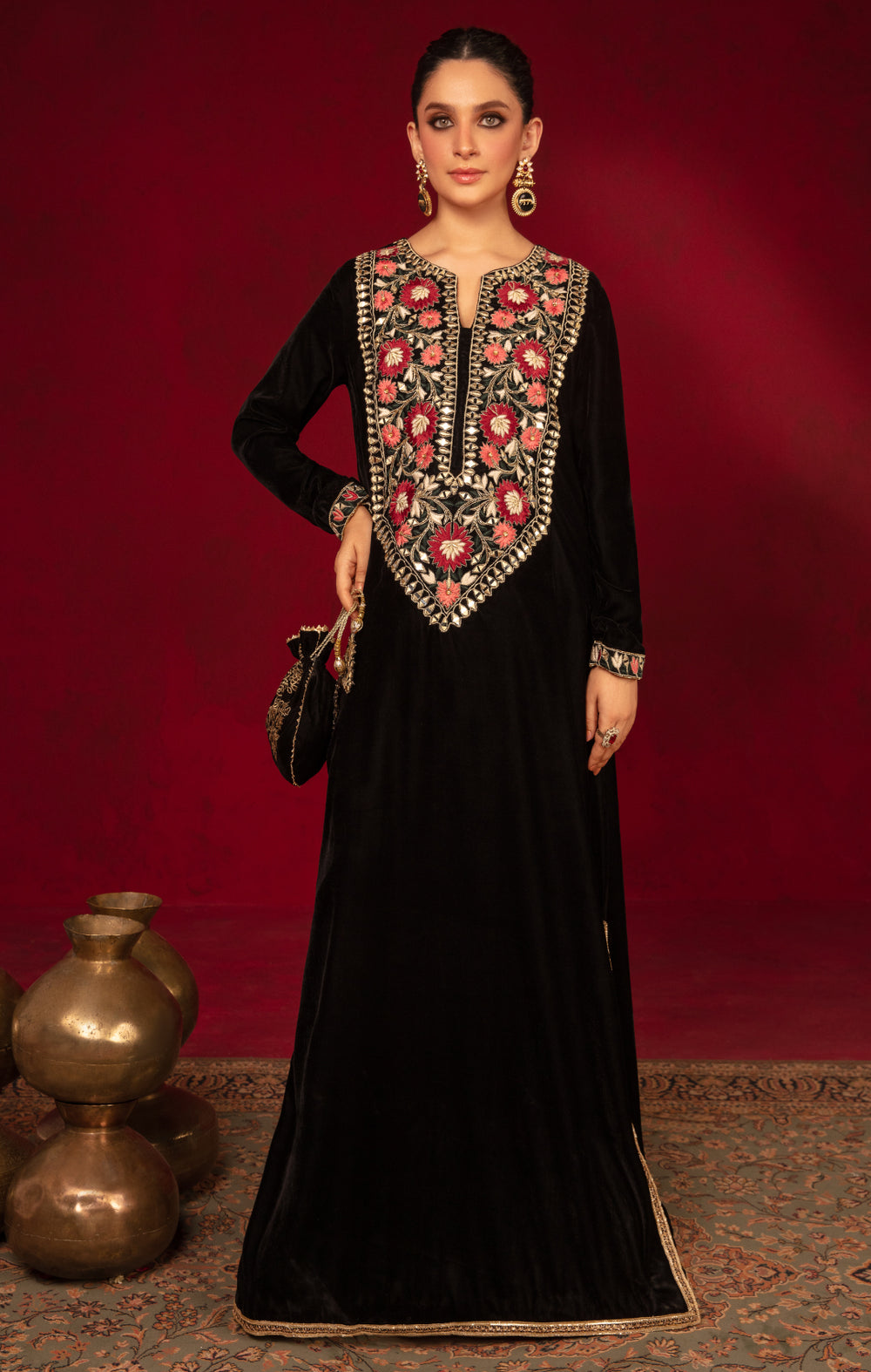 Maya | Raazi Velvet 24 | ZEEST XS Black Velvet