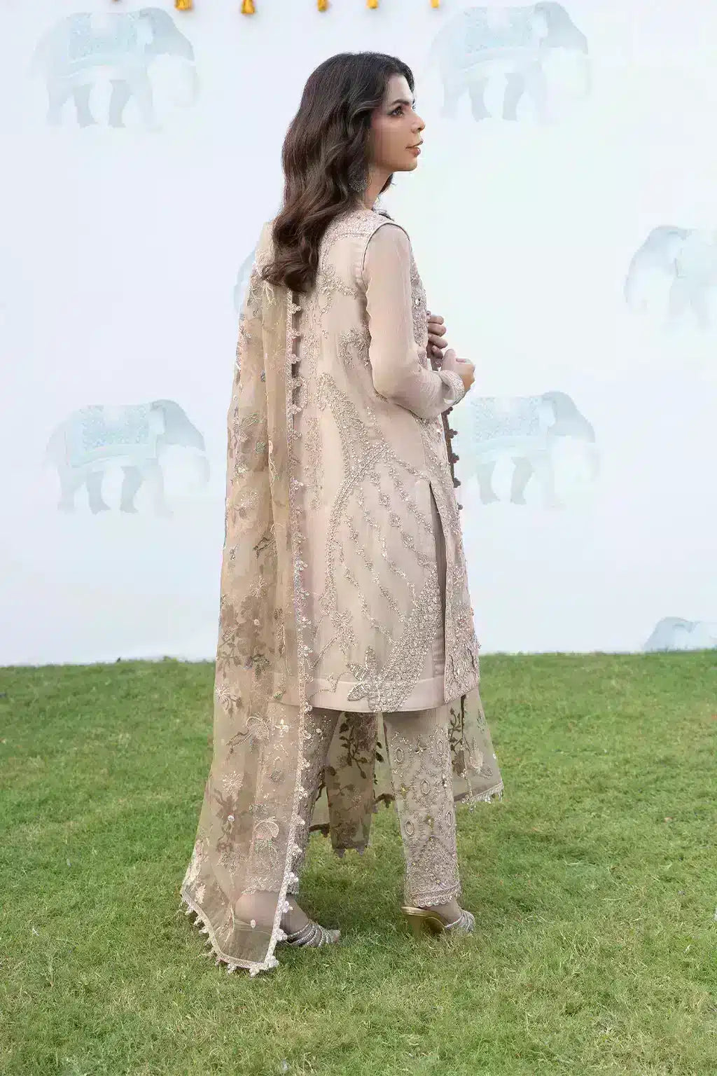 Iznik | Shendi Luxury Formals 23 | ISC-04 MAALA - Pakistani Designer Dress - by Iznik | Type: Formal - 100% Original at Saira Sultan