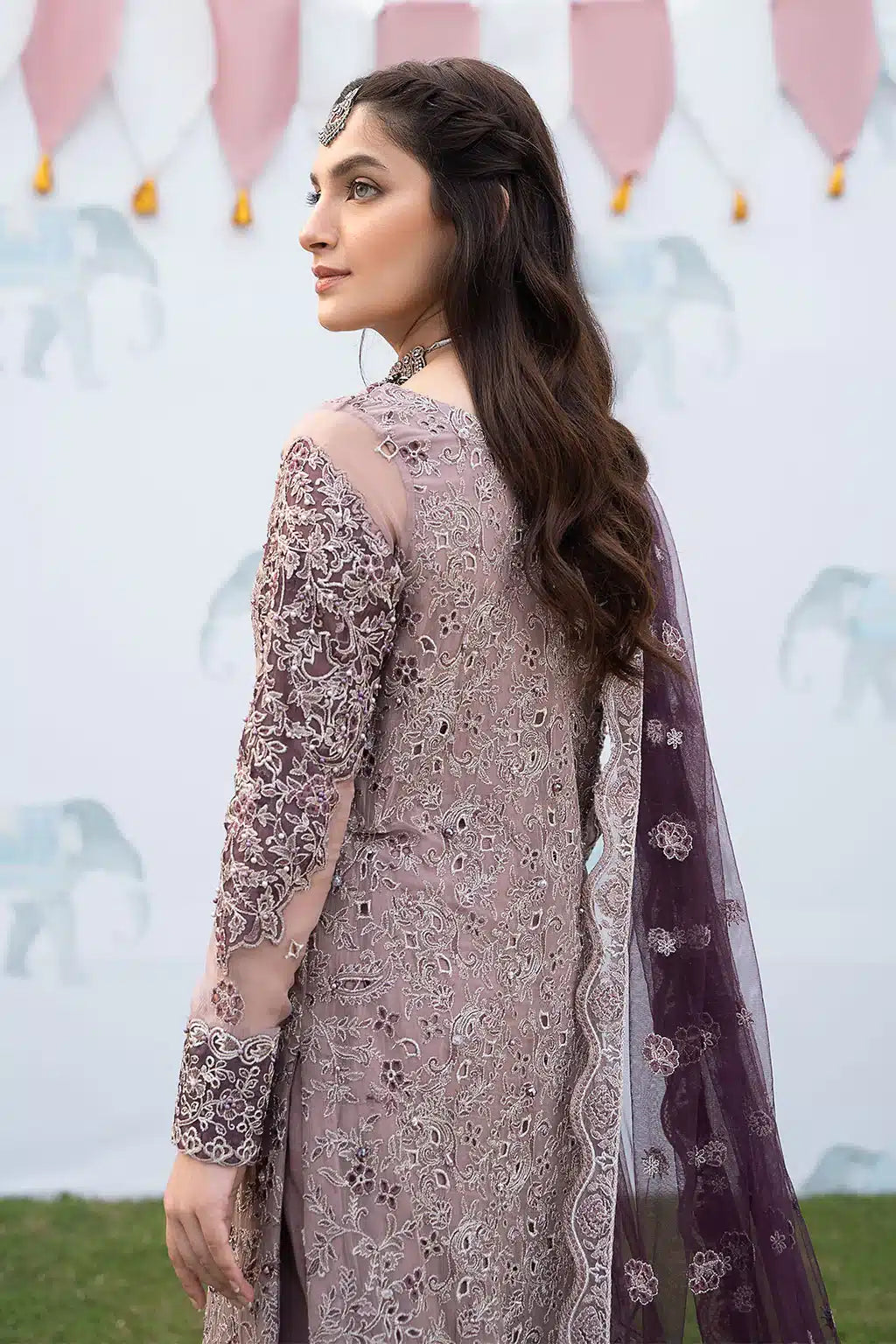 Iznik | Shendi Luxury Formals 23 | ISC-05 KAAFISHA - Pakistani Designer Dress - by Iznik | Type: Formal - 100% Original at Saira Sultan