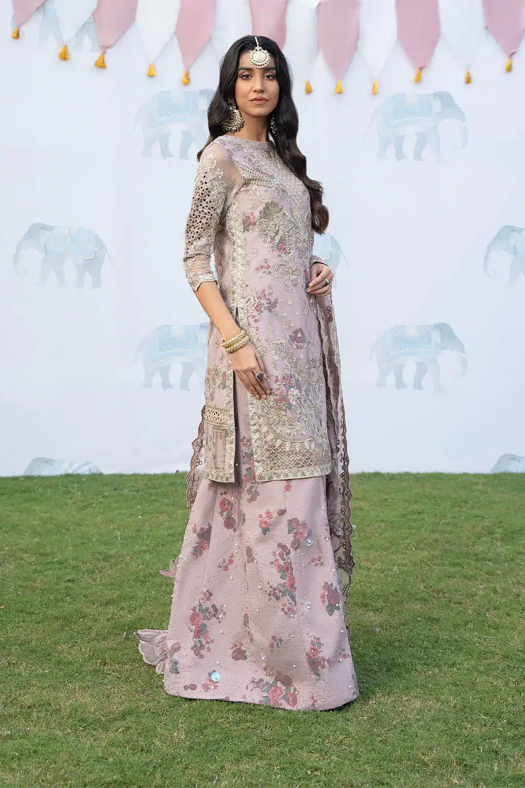 Iznik | Shendi Luxury Formals 23 | ISC-01 SAAHIRA - Pakistani Designer Dress - by Iznik | Type: Formal - 100% Original at Saira Sultan