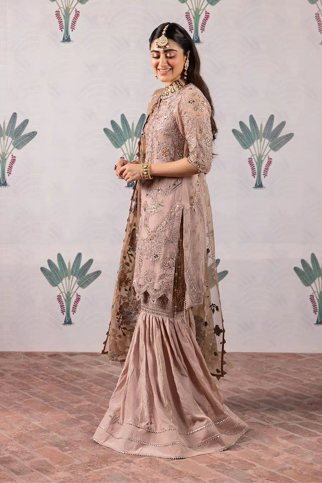 Iznik | Shendi Luxury Formals 23 | ISC-04 MAALA - Pakistani Designer Dress - by Iznik | Type: Formal - 100% Original at Saira Sultan
