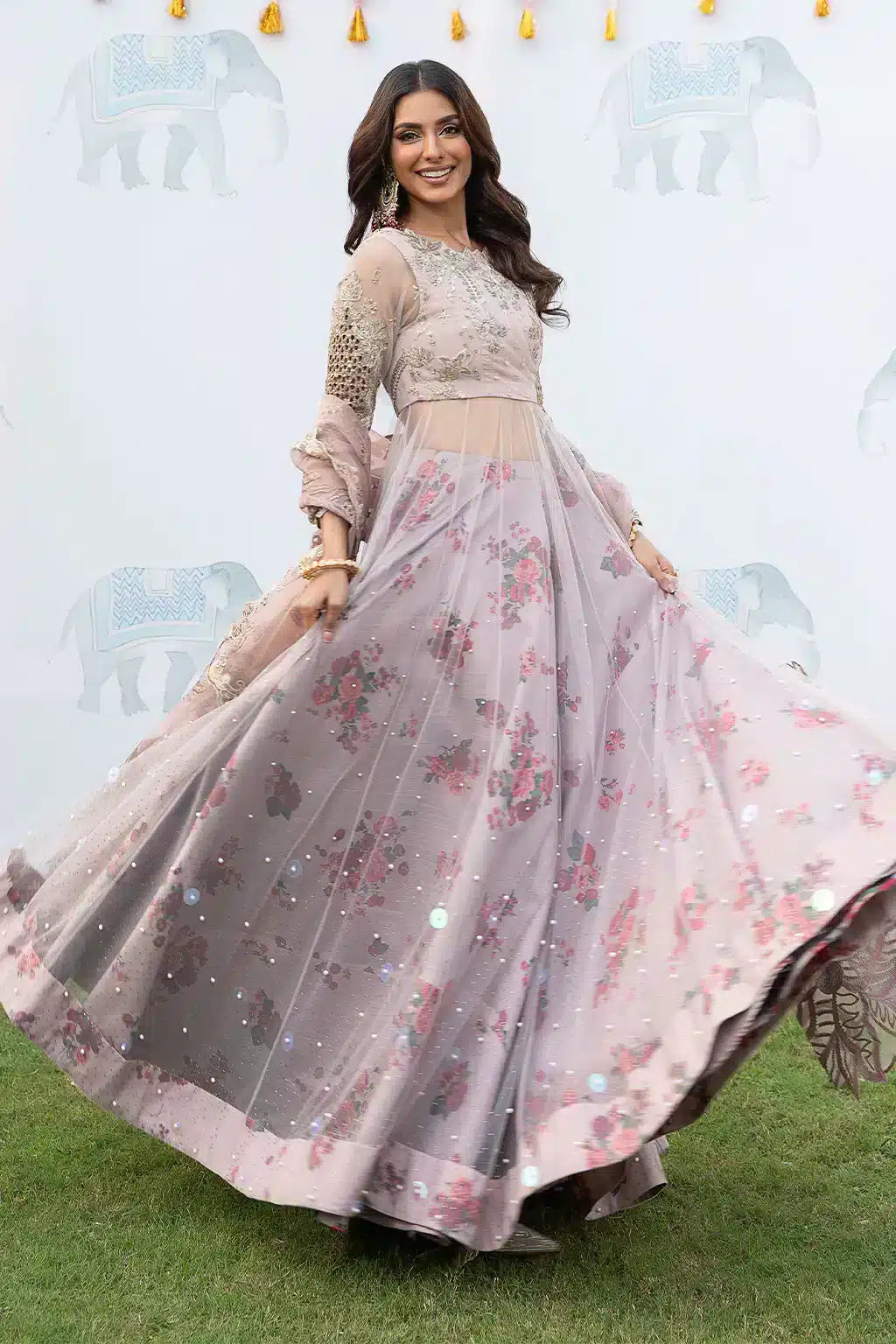 Iznik | Shendi Luxury Formals 23 | ISC-01 SAAHIRA - Pakistani Designer Dress - by Iznik | Type: Formal - 100% Original at Saira Sultan