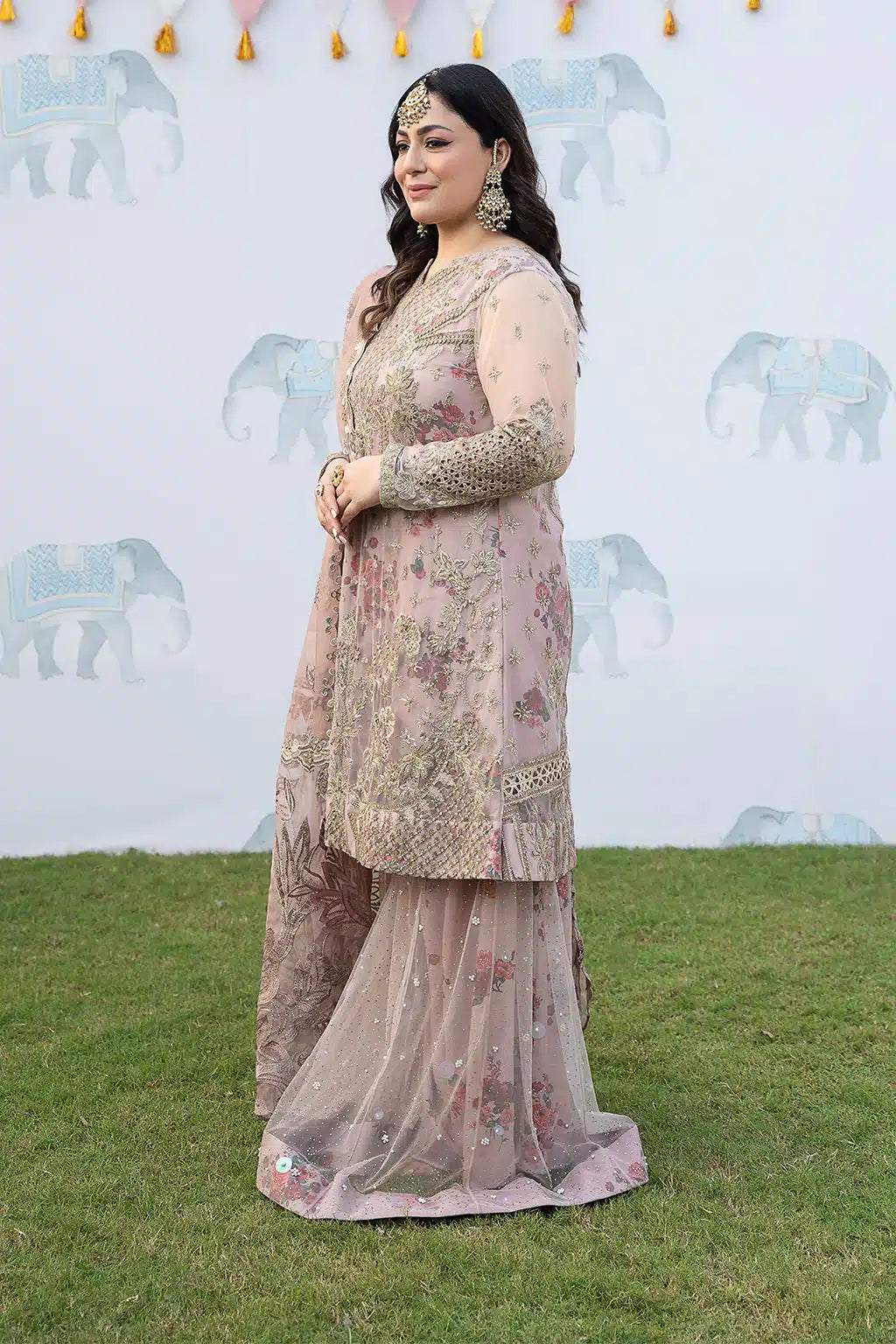 Iznik | Shendi Luxury Formals 23 | ISC-01 SAAHIRA - Pakistani Designer Dress - by Iznik | Type: Formal - 100% Original at Saira Sultan