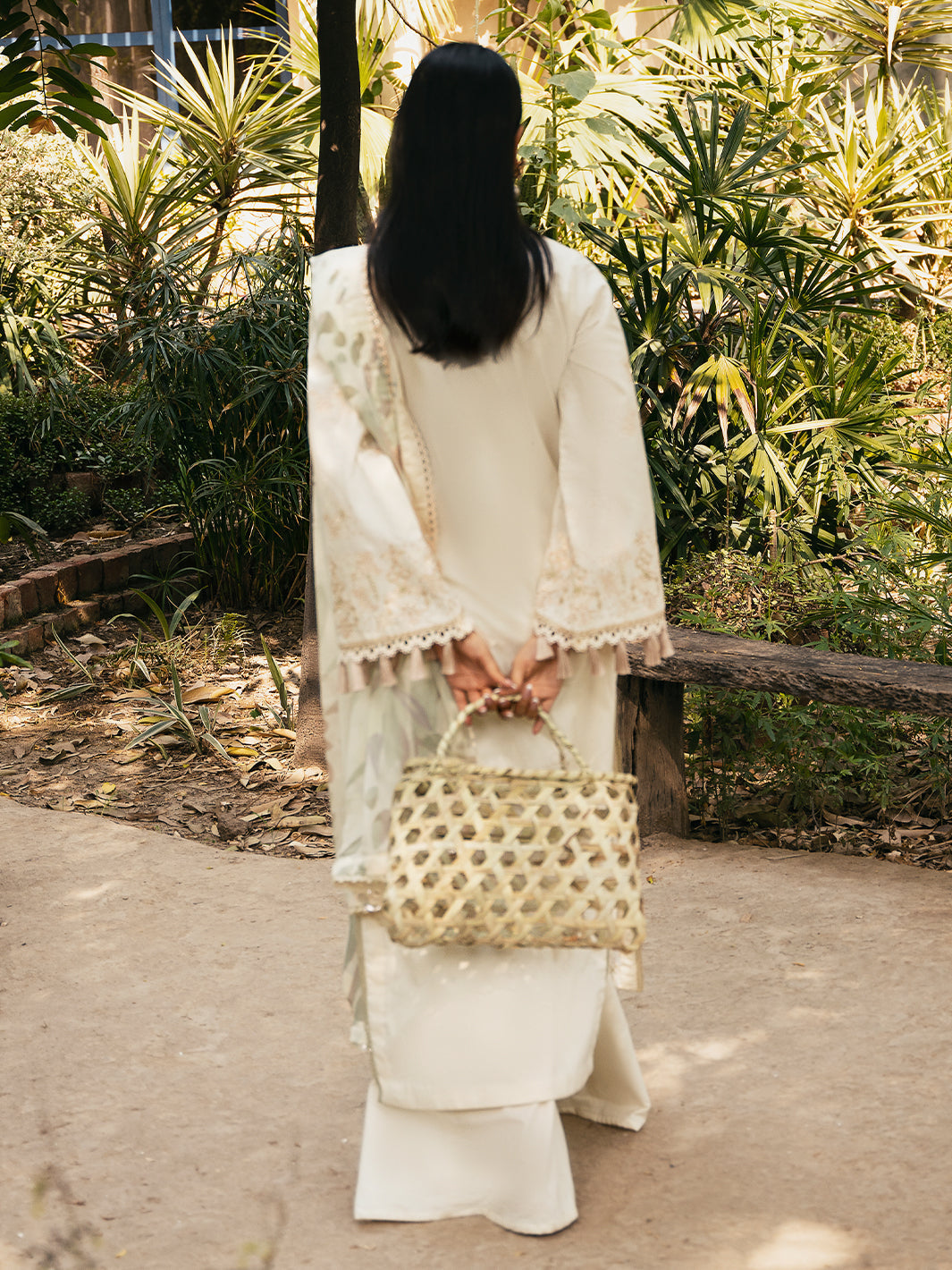 Izel | Dastak Luxury Lawn | MAAHAY -  Izel Ladies Clothes -  Saira Sultan