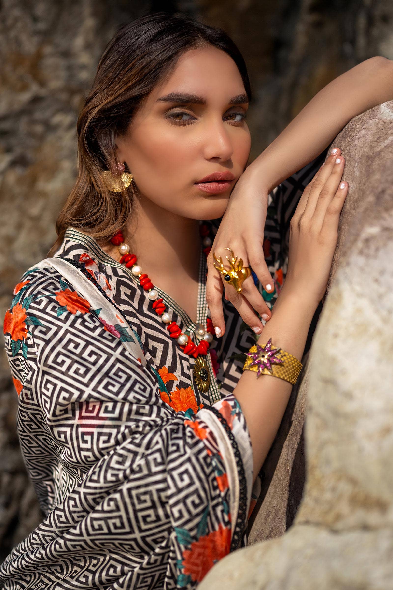 Sana Safinaz | Mahay Spring 24 | H241-013A-2BK - Pakistani Designer Dress - by Sana Safinaz | Type: Luxury - 100% Original at Saira Sultan