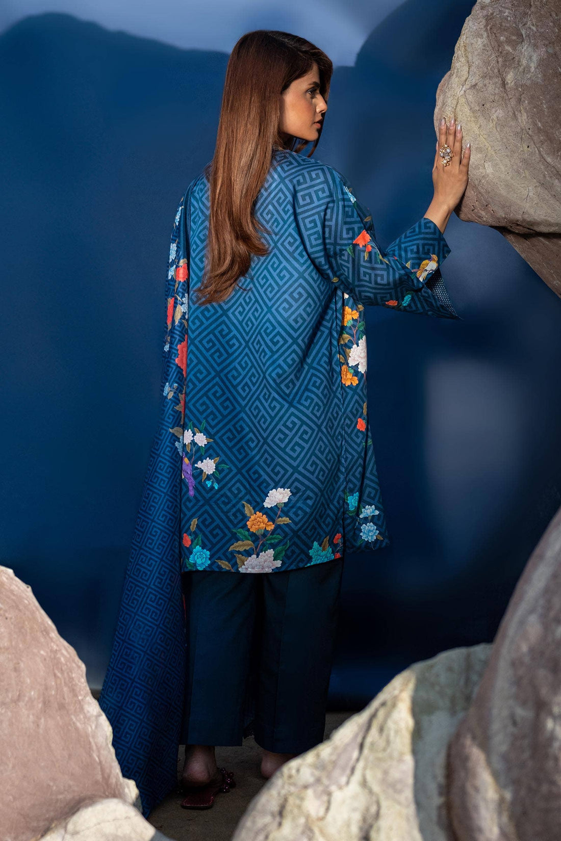 Sana Safinaz | Mahay Spring 24 | H241-013B-2BK - Pakistani Designer Dress - by Sana Safinaz | Type: Luxury - 100% Original at Saira Sultan