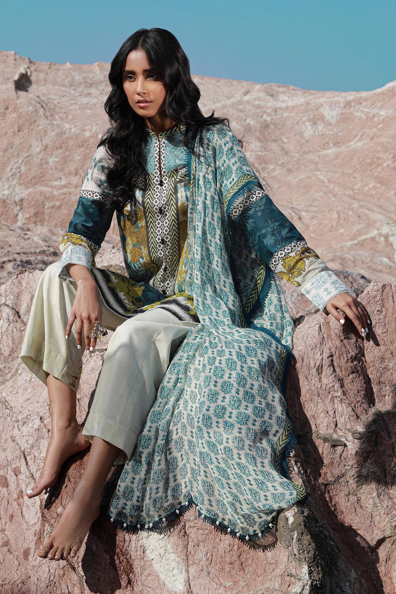 Sana Safinaz | Mahay Spring 24 | H241-015A-2I - Pakistani Designer Dress - by Sana Safinaz | Type: Luxury - 100% Original at Saira Sultan