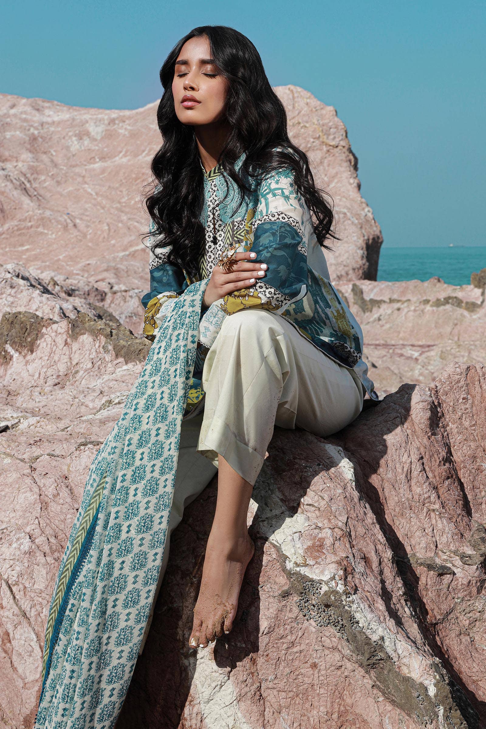 Sana Safinaz | Mahay Spring 24 | H241-015A-2I - Pakistani Designer Dress - by Sana Safinaz | Type: Luxury - 100% Original at Saira Sultan