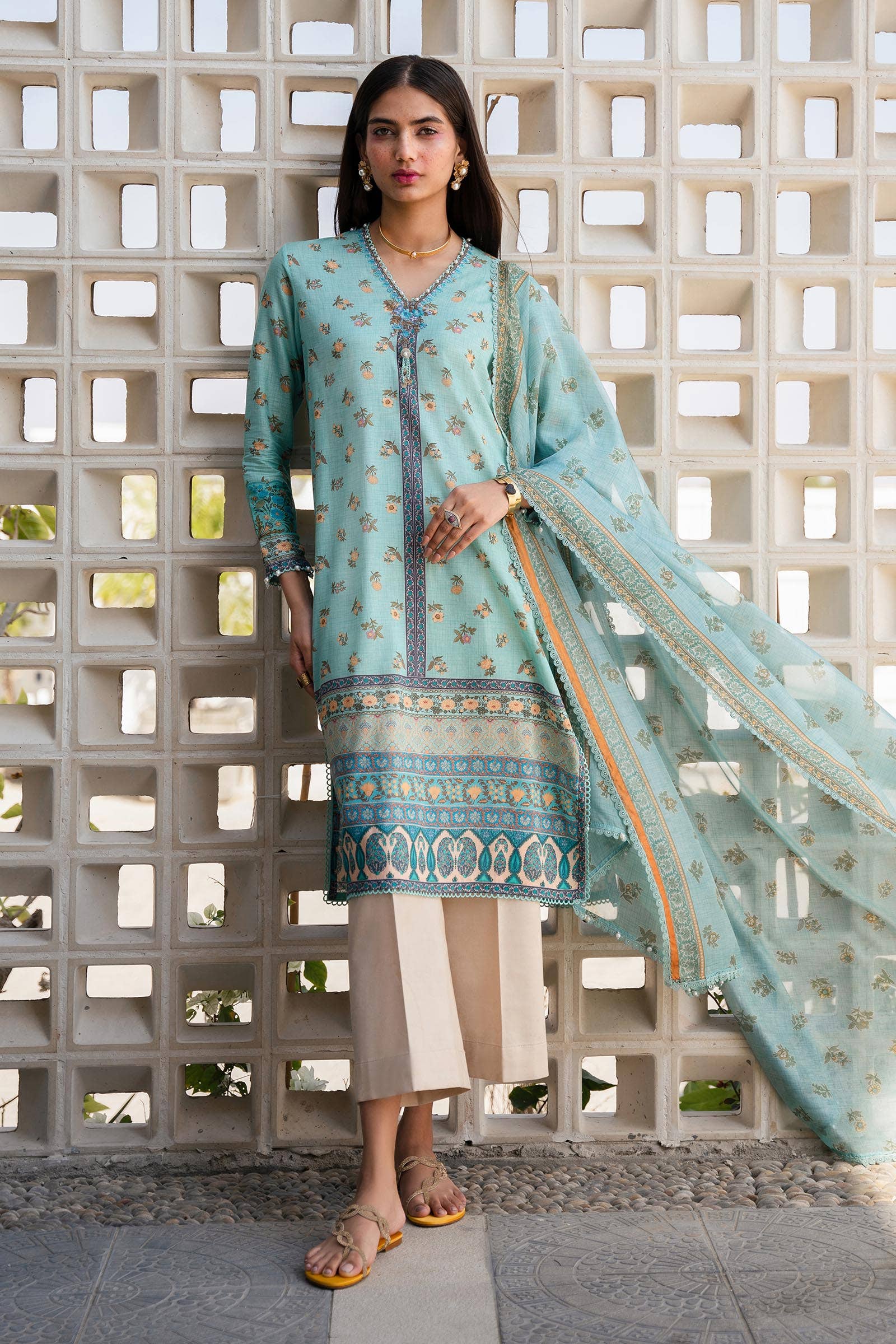 Sana Safinaz | Mahay Spring 24 | H241-017B-2BK - Pakistani Designer Dress - by Sana Safinaz | Type: Luxury - 100% Original at Saira Sultan