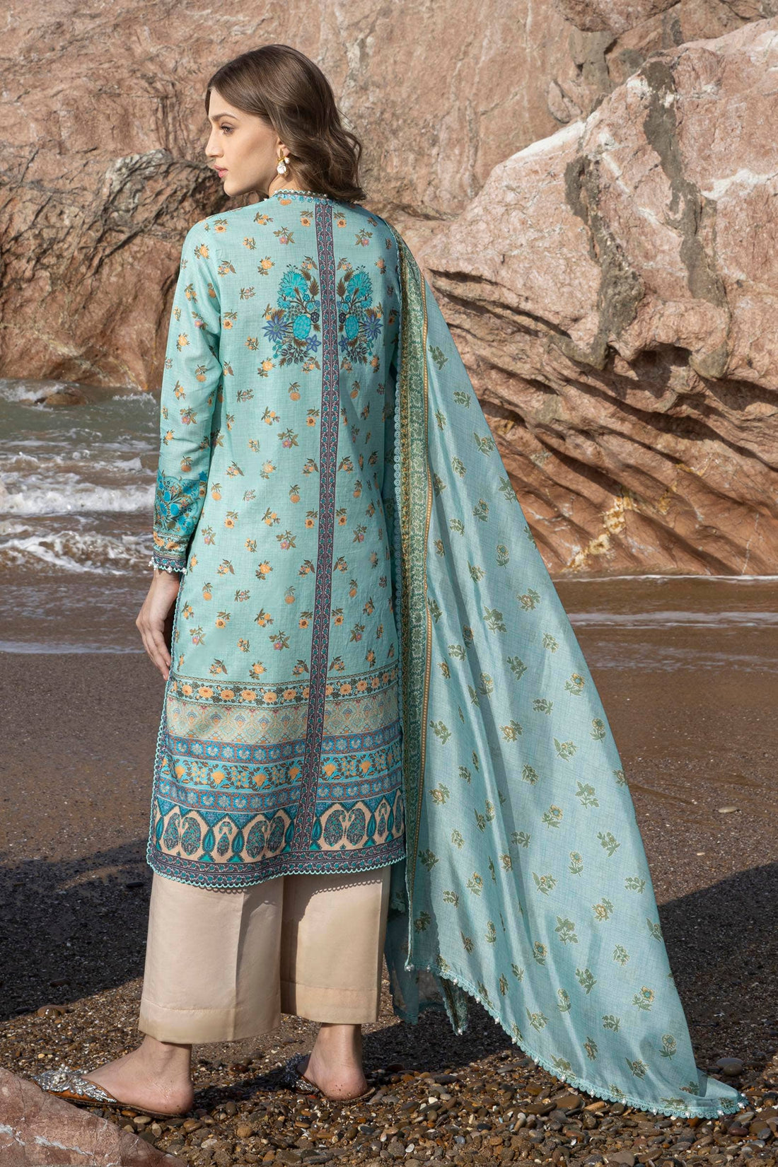 Sana Safinaz | Mahay Spring 24 | H241-017B-2BK - Pakistani Designer Dress - by Sana Safinaz | Type: Luxury - 100% Original at Saira Sultan