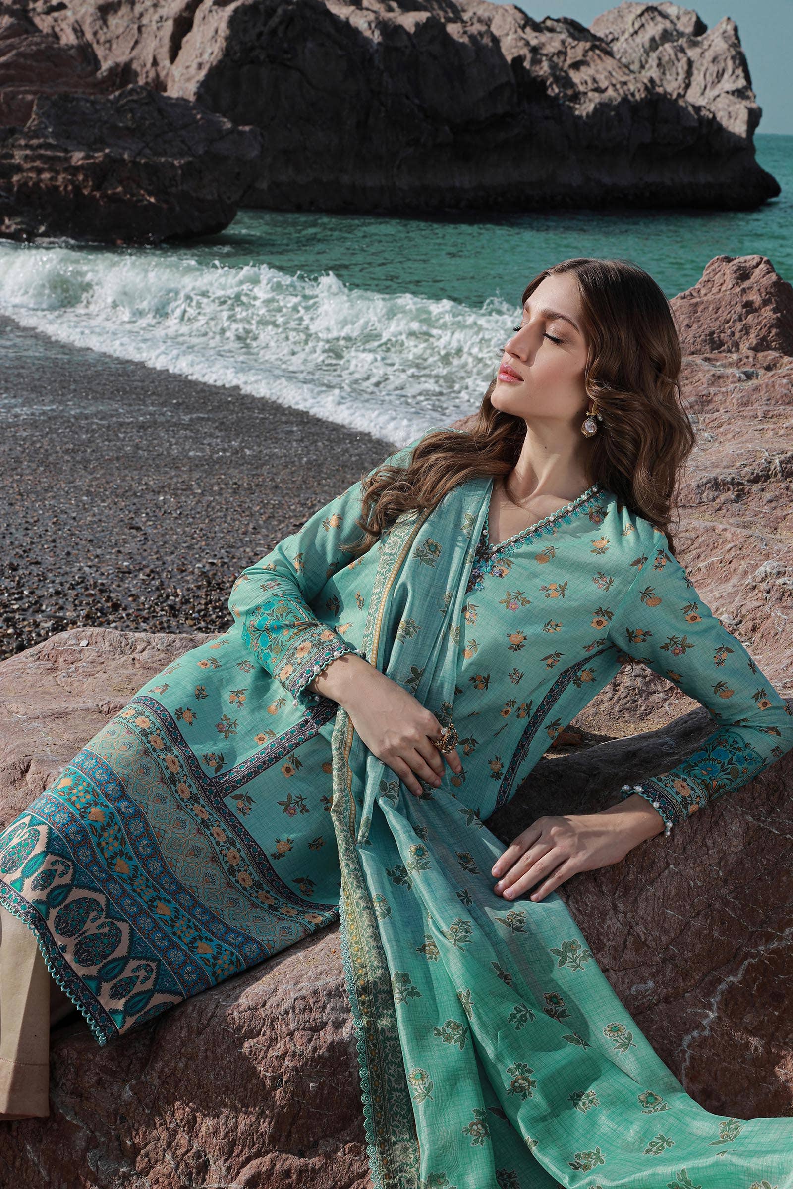 Sana Safinaz | Mahay Spring 24 | H241-017B-2BK - Pakistani Designer Dress - by Sana Safinaz | Type: Luxury - 100% Original at Saira Sultan