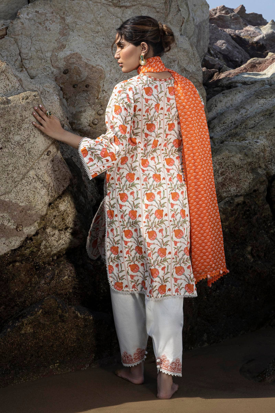 Sana Safinaz | Mahay Spring 24 | H241-002B-2BI - Pakistani Designer Dress - by Sana Safinaz | Type: Luxury - 100% Original at Saira Sultan