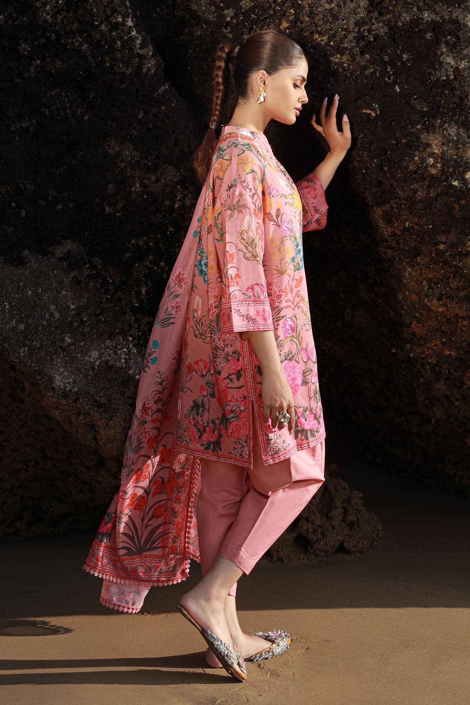 Sana Safinaz | Mahay Spring 24 | H241-019A-3CS - Pakistani Designer Dress - by Sana Safinaz | Type: Luxury - 100% Original at Saira Sultan