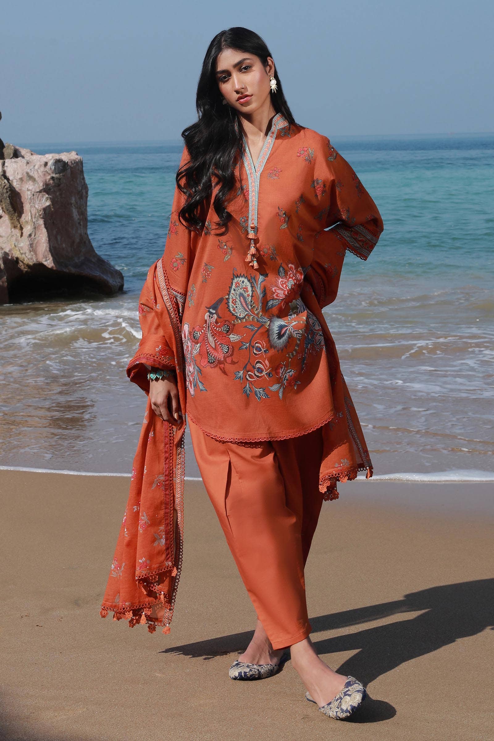 Sana Safinaz | Mahay Spring 24 | H241-020A-3CG - Pakistani Designer Dress - by Sana Safinaz | Type: Luxury - 100% Original at Saira Sultan