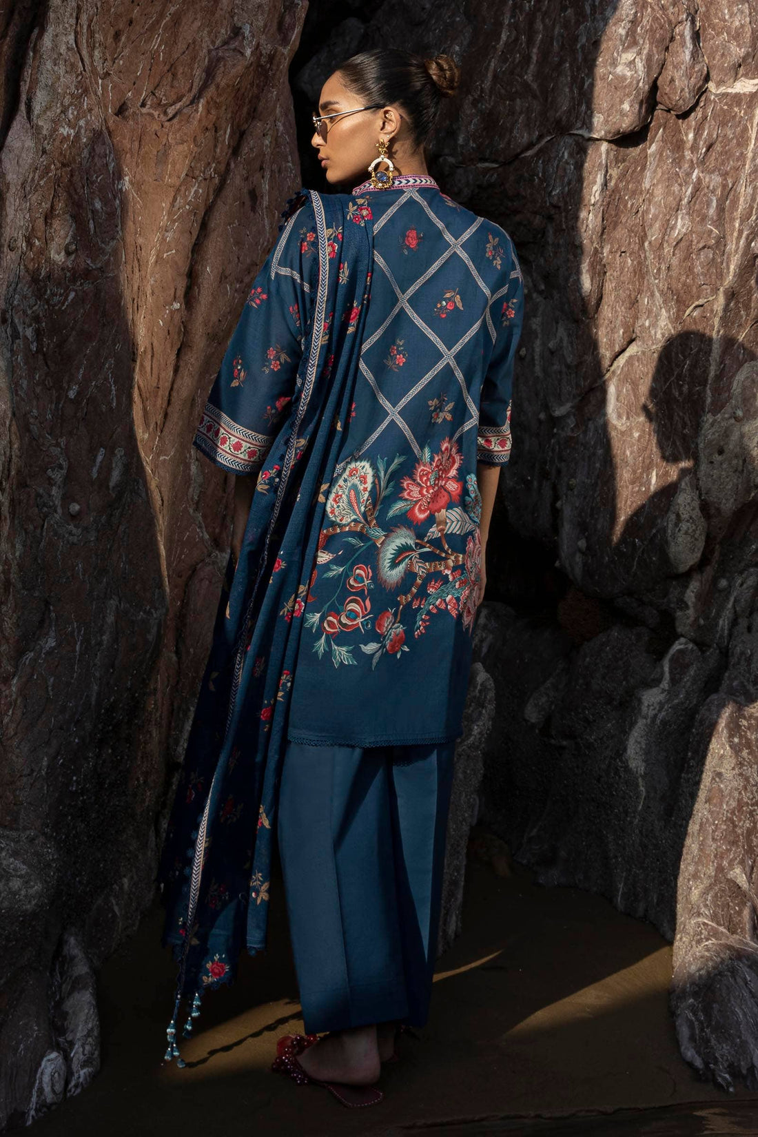 Sana Safinaz | Mahay Spring 24 | H241-020B-3CG - Pakistani Designer Dress - by Sana Safinaz | Type: Luxury - 100% Original at Saira Sultan
