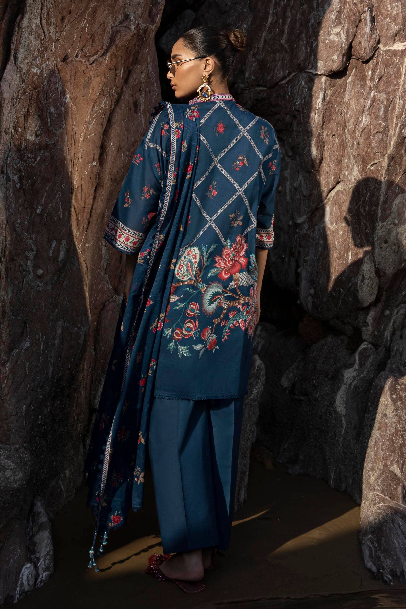 Sana Safinaz | Mahay Spring 24 | H241-020B-3CG - Pakistani Designer Dress - by Sana Safinaz | Type: Luxury - 100% Original at Saira Sultan