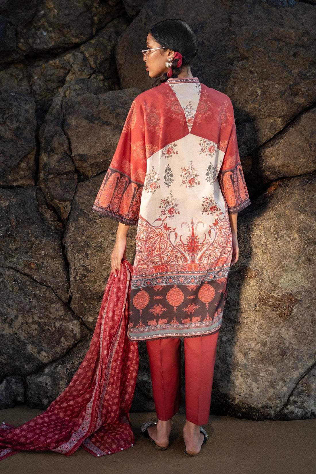 Sana Safinaz | Mahay Spring 24 | H241-021A-3DE - Pakistani Designer Dress - by Sana Safinaz | Type: Luxury - 100% Original at Saira Sultan