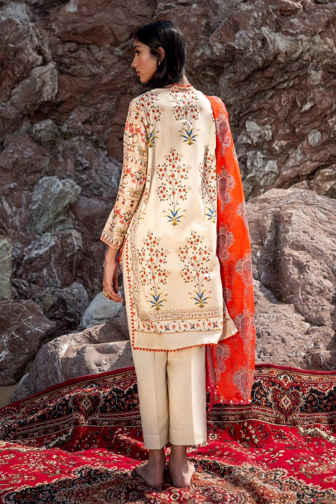 Sana Safinaz | Mahay Spring 24 | H241-023A-2DD - Pakistani Designer Dress - by Sana Safinaz | Type: Luxury - 100% Original at Saira Sultan