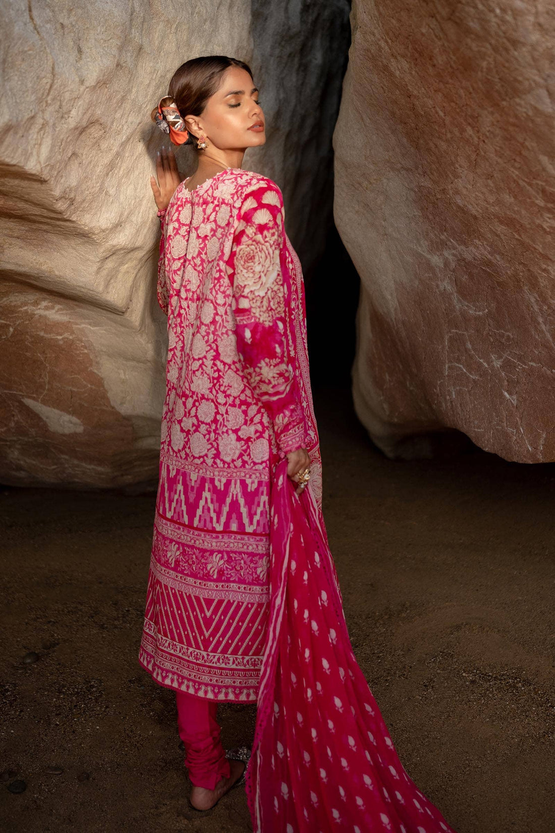 Sana Safinaz | Mahay Spring 24 | H241-005A-3CI - Pakistani Designer Dress - by Sana Safinaz | Type: Luxury - 100% Original at Saira Sultan