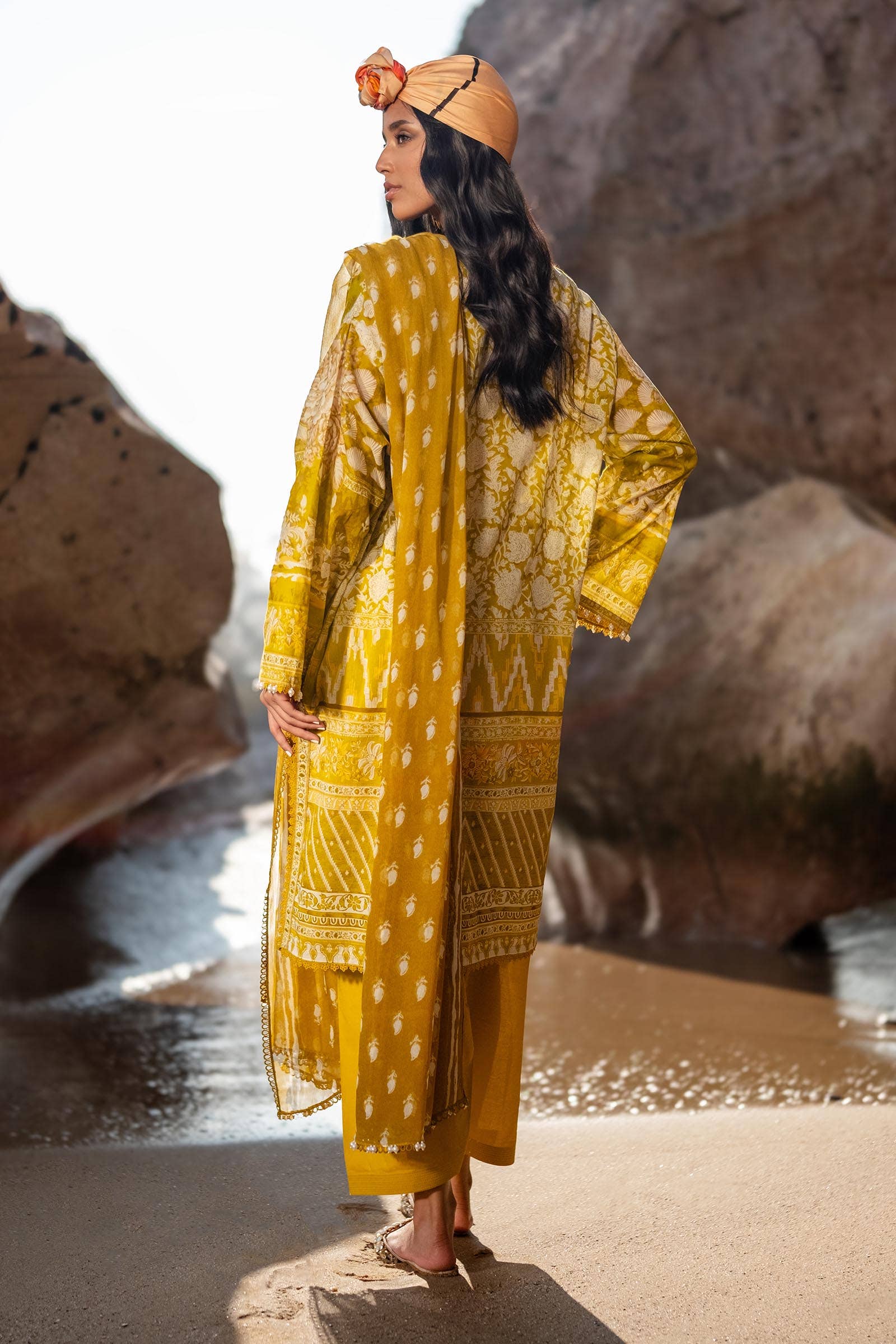 Sana Safinaz | Mahay Spring 24 | H241-005B-3CI - Pakistani Designer Dress - by Sana Safinaz | Type: Luxury - 100% Original at Saira Sultan