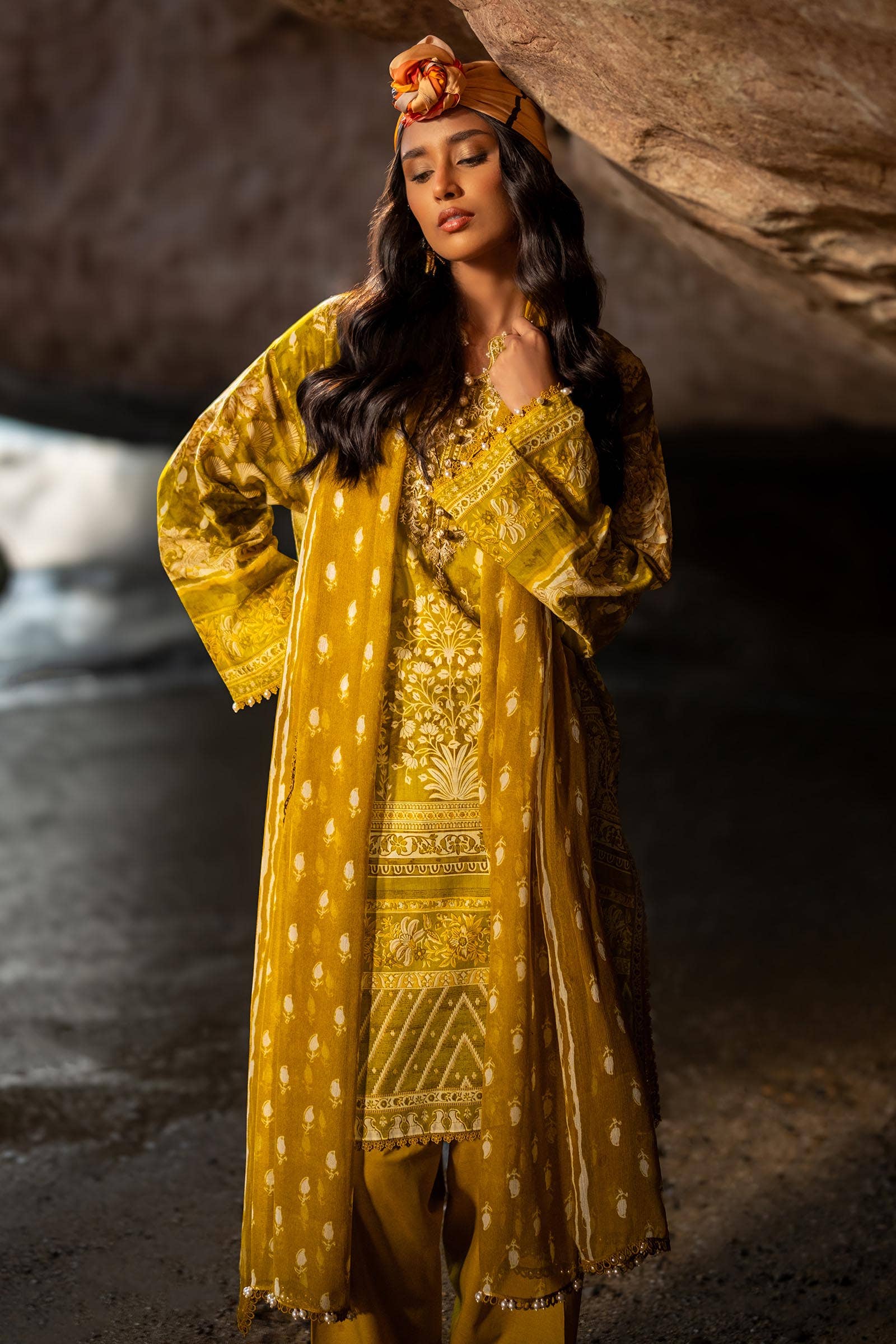 Sana Safinaz | Mahay Spring 24 | H241-005B-3CI - Pakistani Designer Dress - by Sana Safinaz | Type: Luxury - 100% Original at Saira Sultan