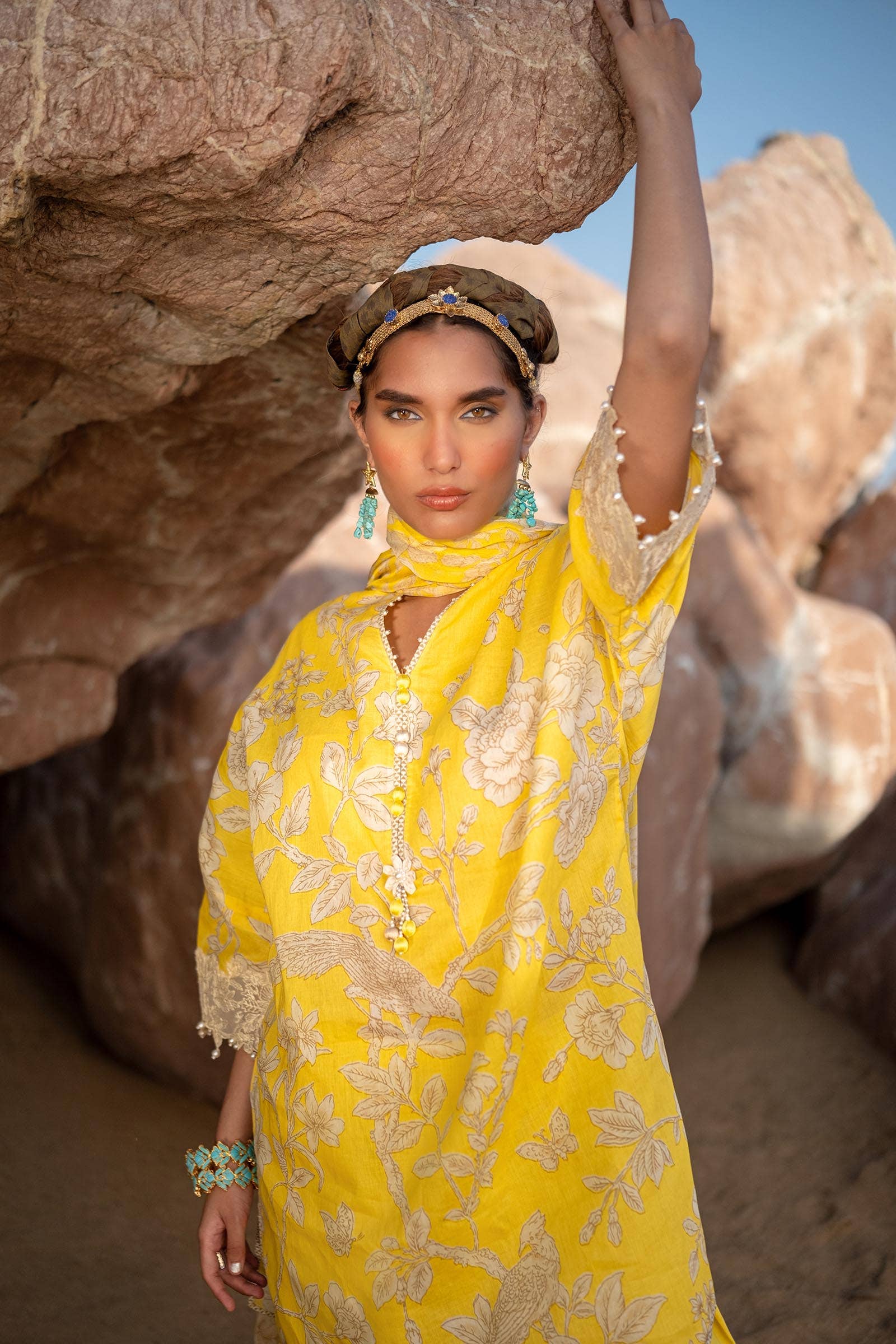 Sana Safinaz | Mahay Spring 24 | H241-001A-3CI - Pakistani Designer Dress - by Sana Safinaz | Type: Luxury - 100% Original at Saira Sultan