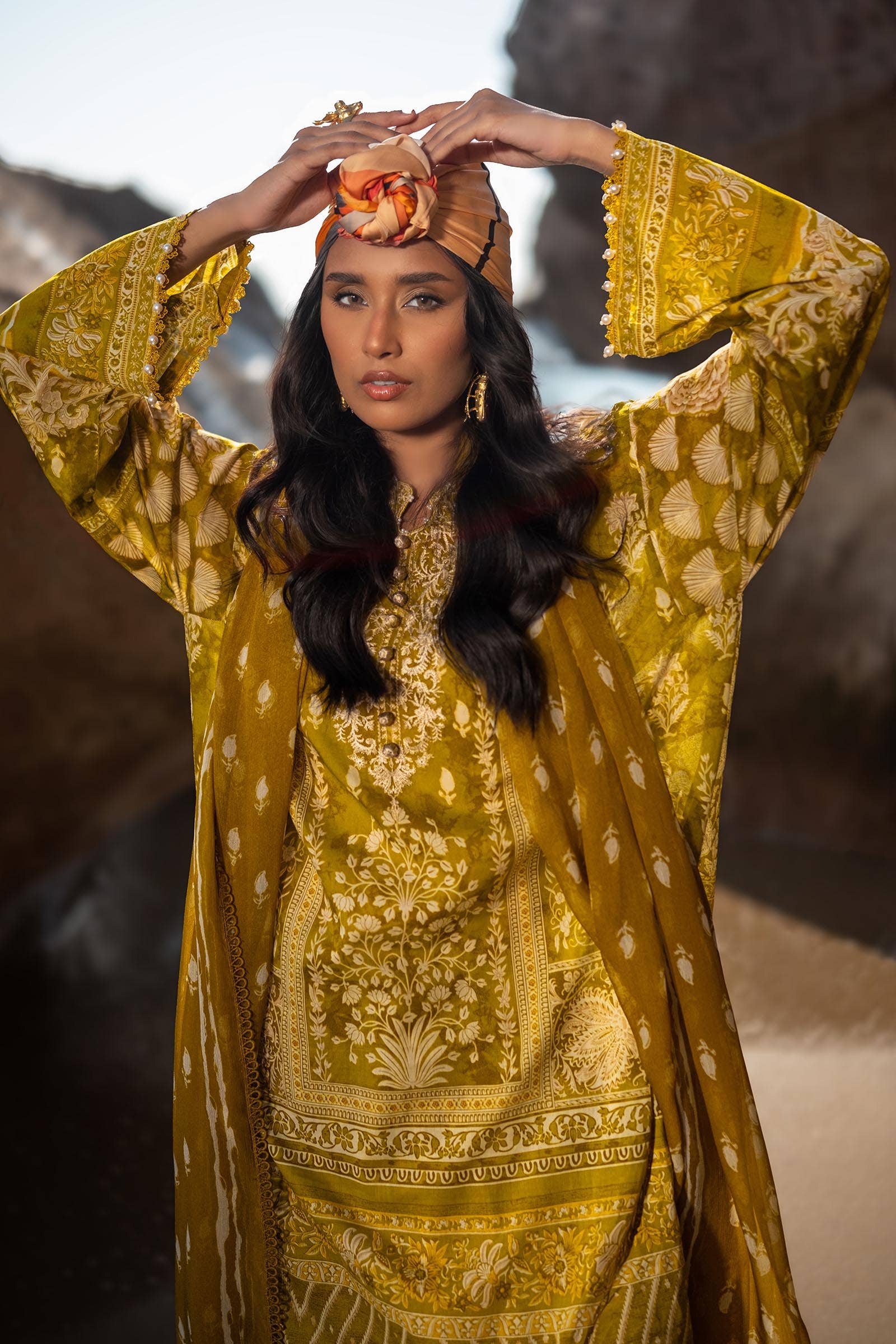 Sana Safinaz | Mahay Spring 24 | H241-005B-3CI - Pakistani Designer Dress - by Sana Safinaz | Type: Luxury - 100% Original at Saira Sultan